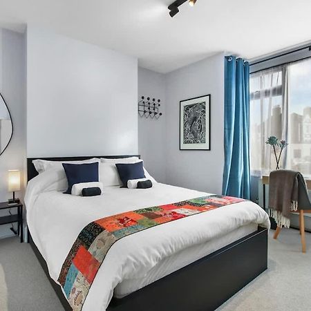 Modern Double Bedroom In City Apartment Room 1 London Exteriör bild