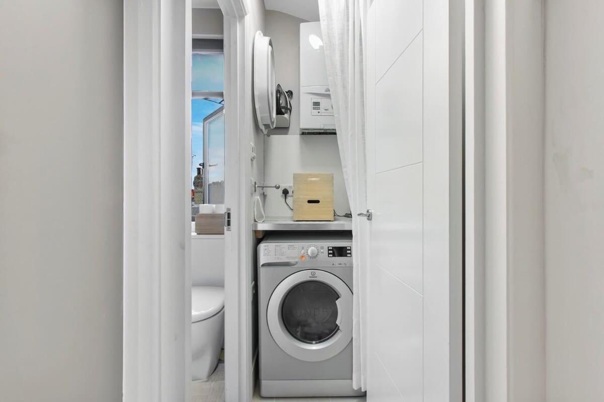 Modern Double Bedroom In City Apartment Room 1 London Exteriör bild